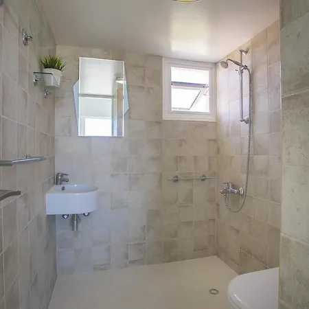 Larnaca Sunshore Beachfront Apartament