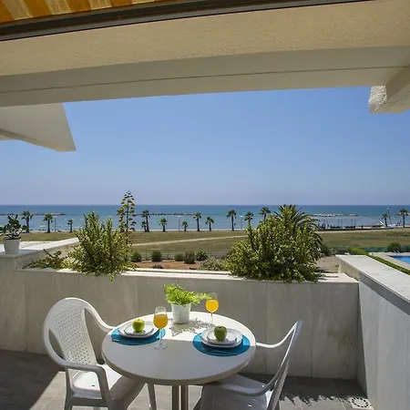 Apartament Larnaca Sunshore Beachfront *
