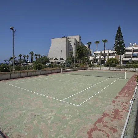 Larnaca Sunshore Beachfront Apartament