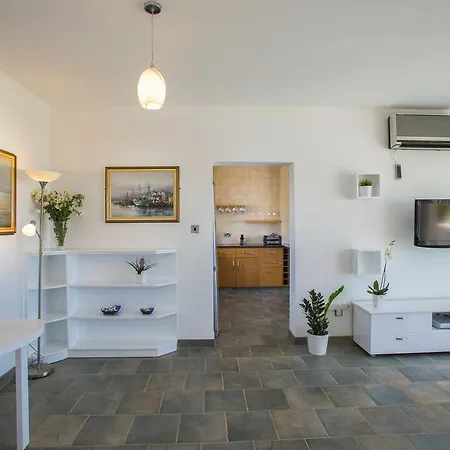 Larnaca Sunshore Beachfront Oroklini