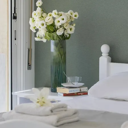 Larnaca Sunshore Beachfront 沃罗里尼