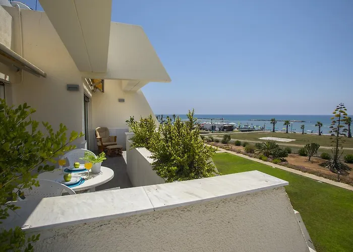 Larnaca Sunshore Beachfront Apartmán